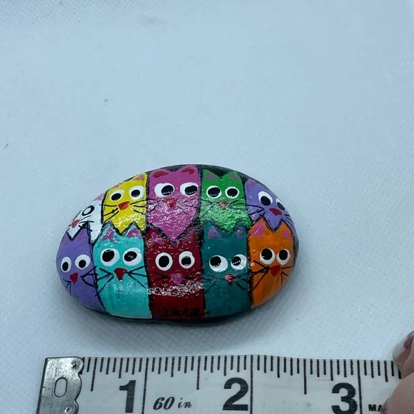 Hand crafted painted rock ten colorful rainbow cats on black rock pink red white - Picture 7 of 7